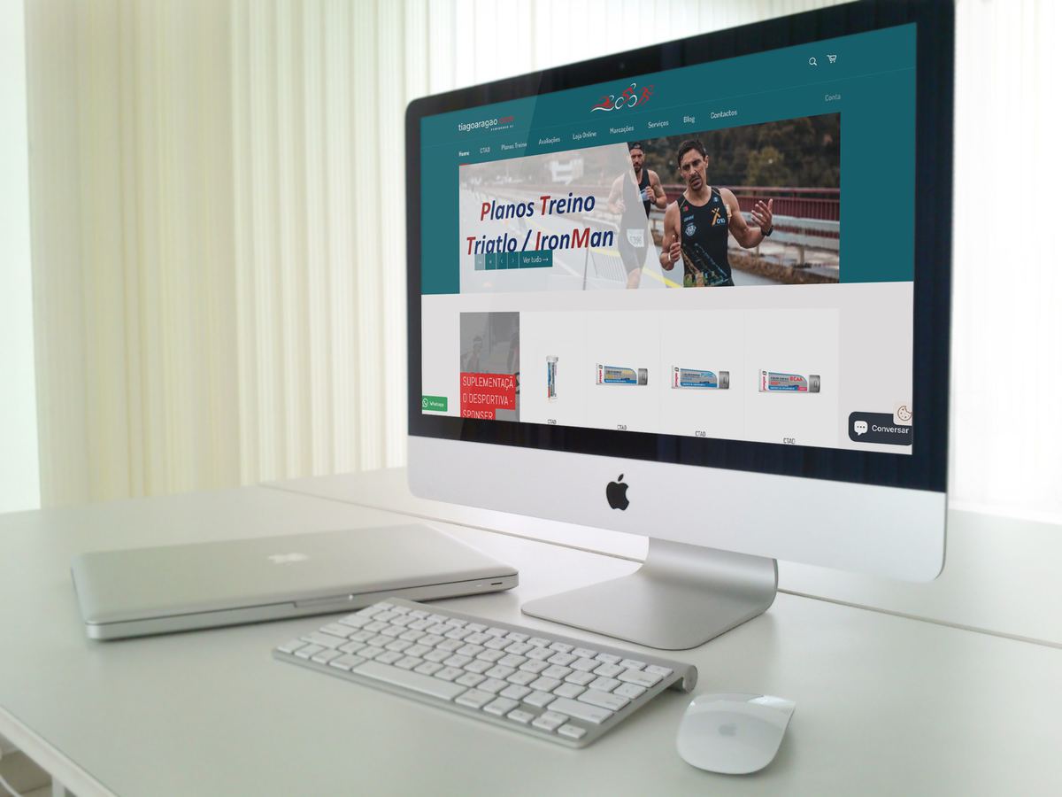 Website tiagoaragao.com em ecrã de computador